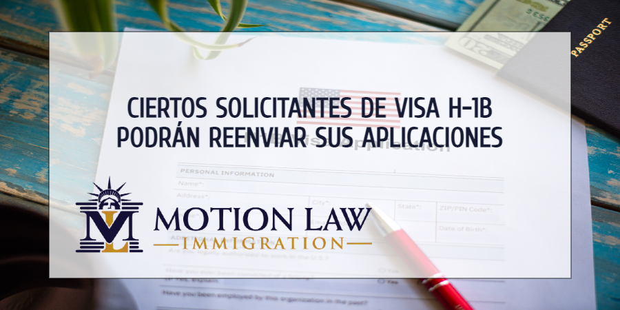 USCIS permite a ciertos solicitantes de visa H-1B presentar sus casos de nuevo