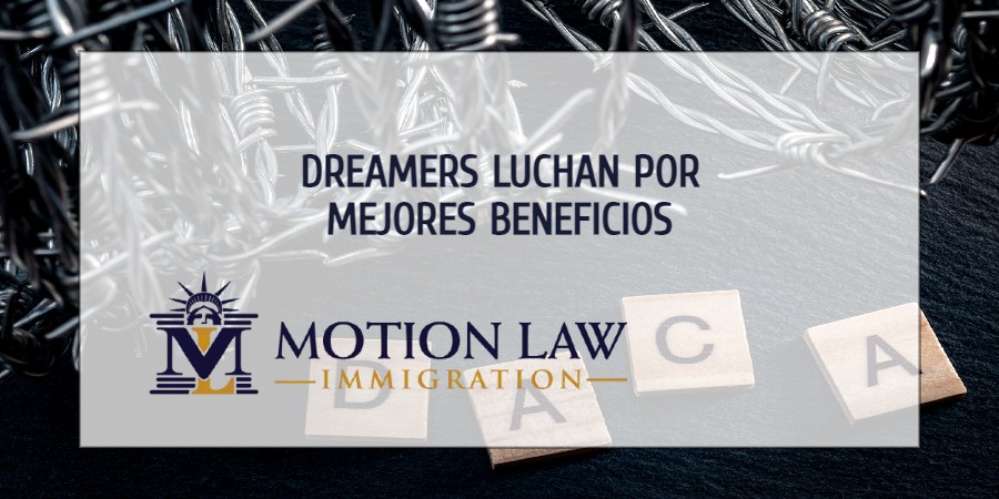 Dreamers construyen alternativas a la reforma migratoria