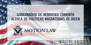 Gobernador de Nebraska responde al acercamiento de Biden a la inmigración