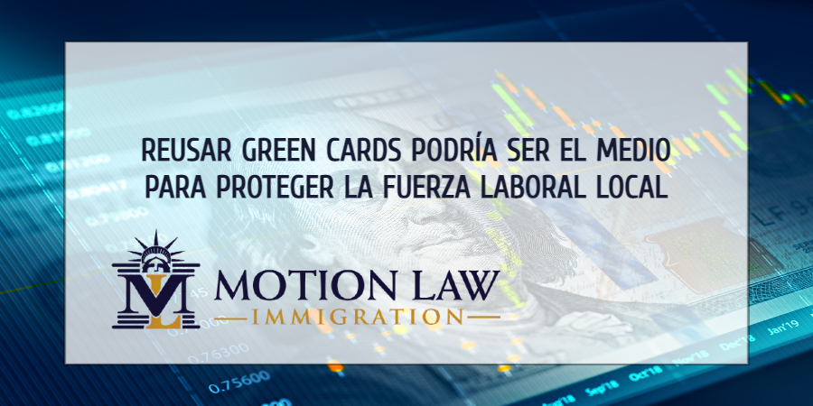 Reusar Green Cards podría proteger trabajadores esenciales extranjeros