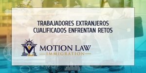 Retrasos en el USCIS afectan a trabajadores calificados